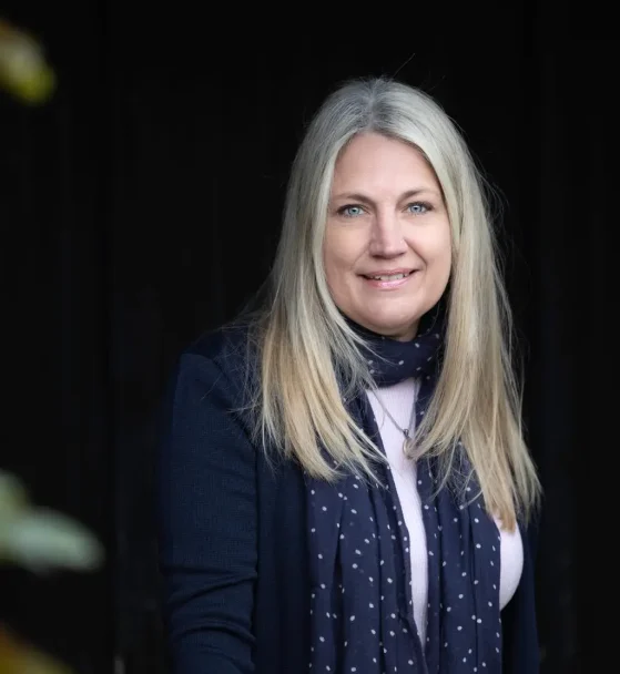 Portrait of Lisa Parry, counsellor and psychotherapist.